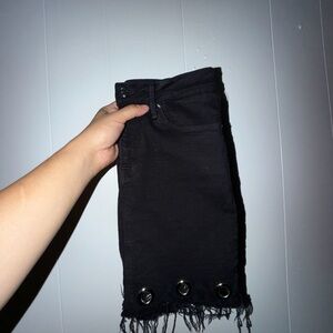 Women Good American Black Cropped Jeans with Grommet & Frayed Hem